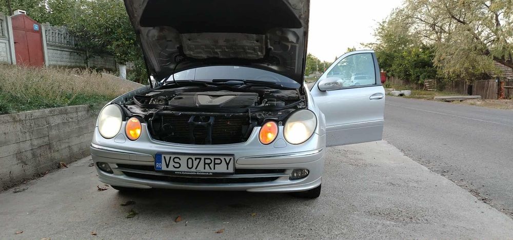 Vând Mercedes e class  an 2006 motor 30 mai multe detalii in privat