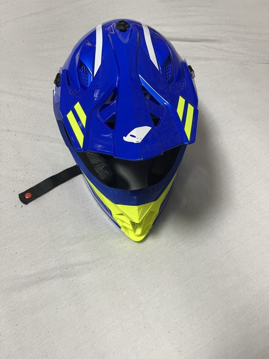 Кросова каска и очила