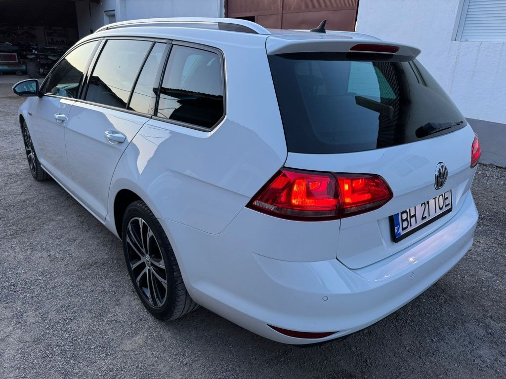 VW GOLF 1,6TDI-110cp LOUNGE 2015 xenon/led/navi/pilot/jante17'