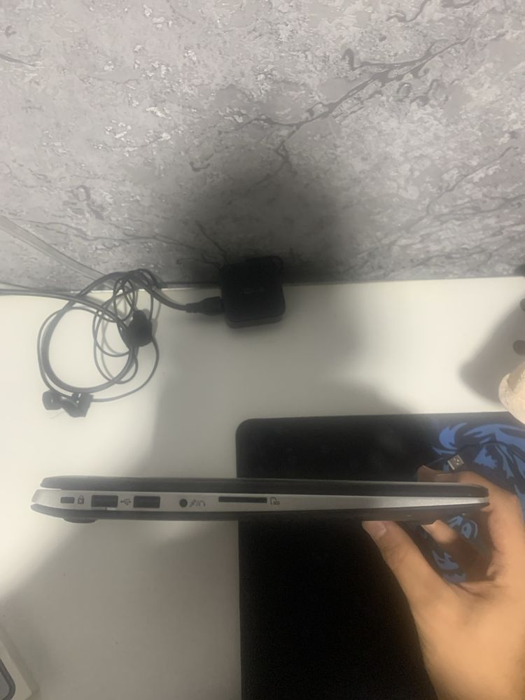 Продаю ноутбук asus бу