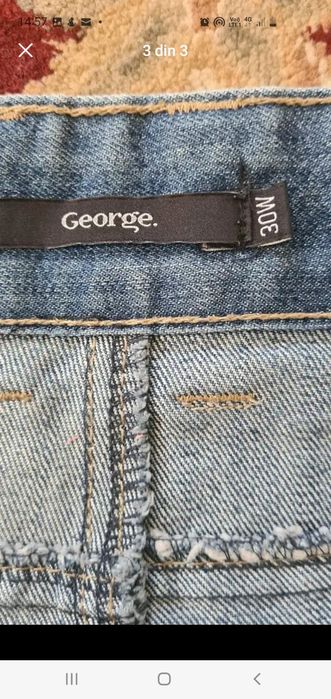 Vand pantaloni scurti de blugi marime 30, s-m, marca George 
5