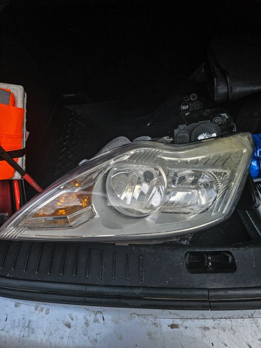 Faruri Ford focus 2 facelift