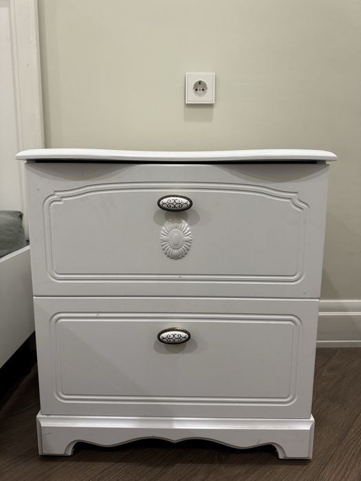 Две тумбы для спальни