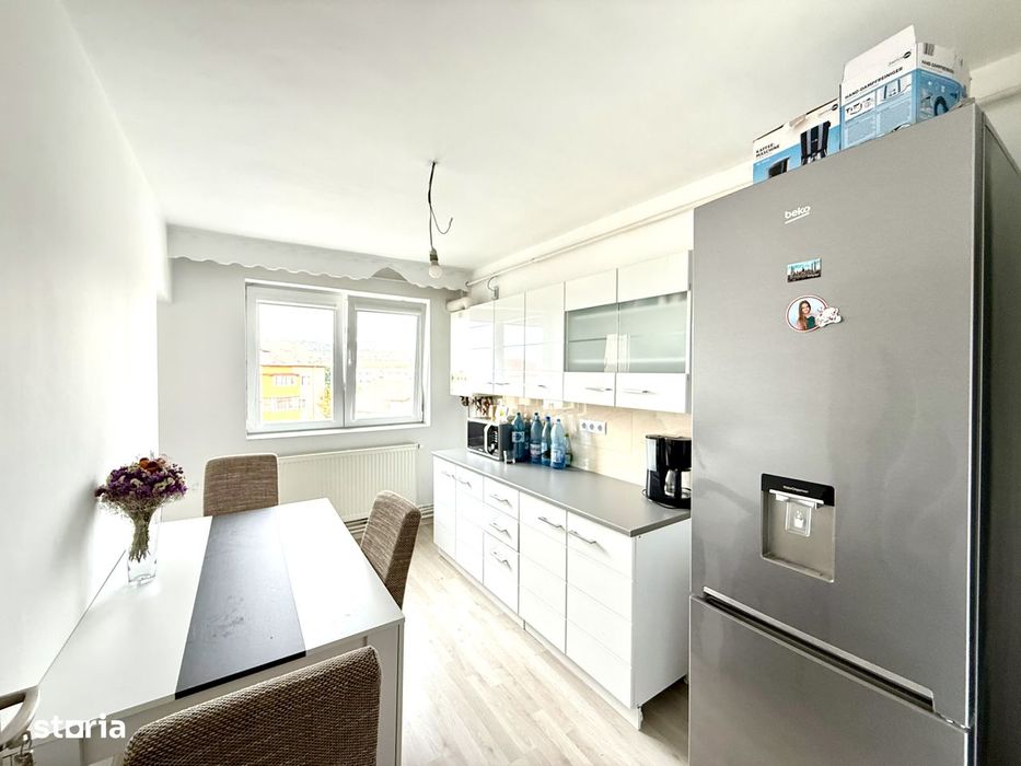 Apartament 3 camere mobilat, utilat zona Unicarm pe Bulevard