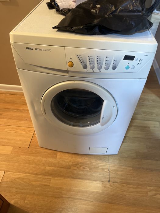 Стиральная машинуа