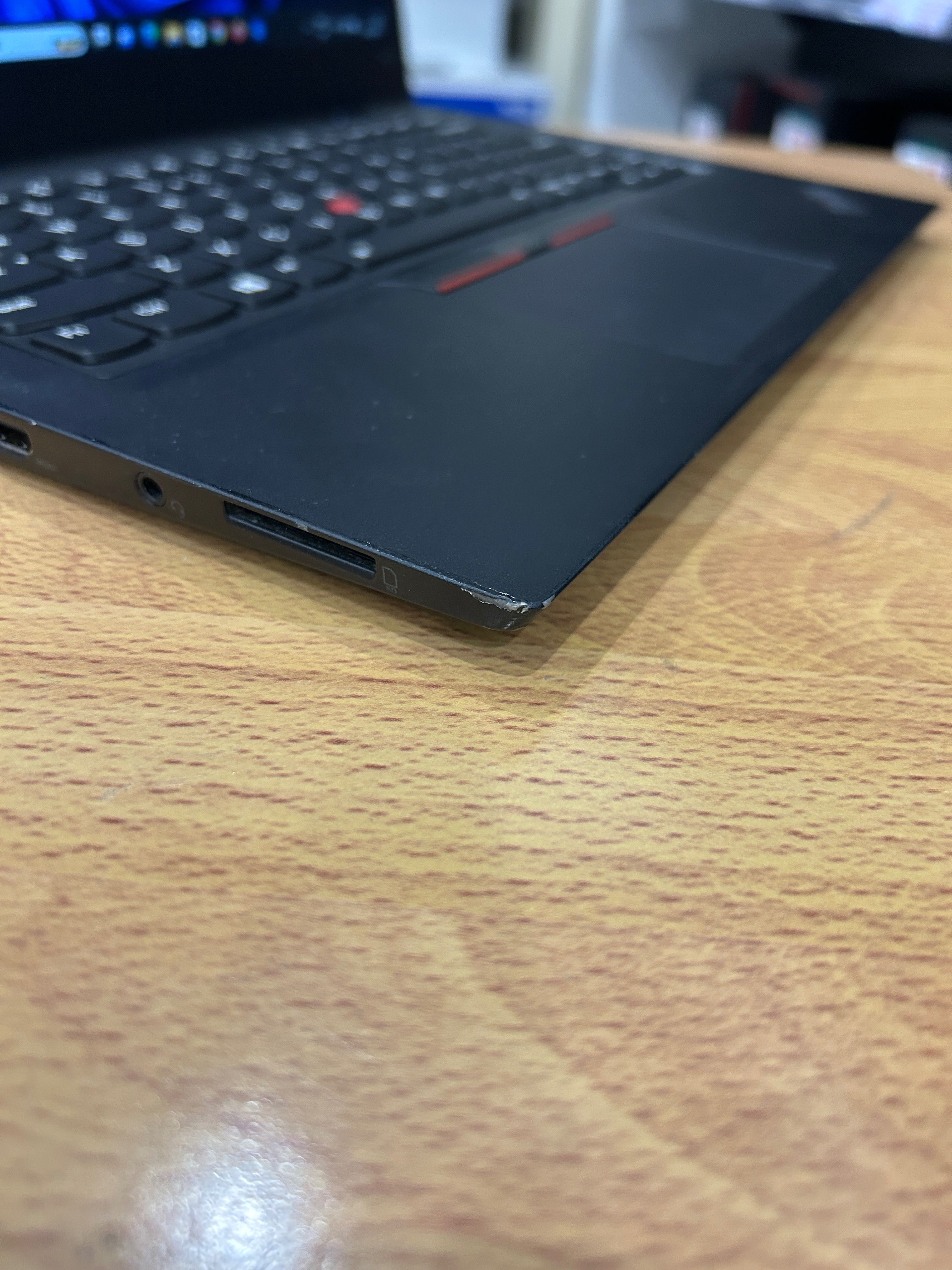 Лаптоп Lenovo T480s i7/24GB RAM/256GB с 3 месеца гаранция!