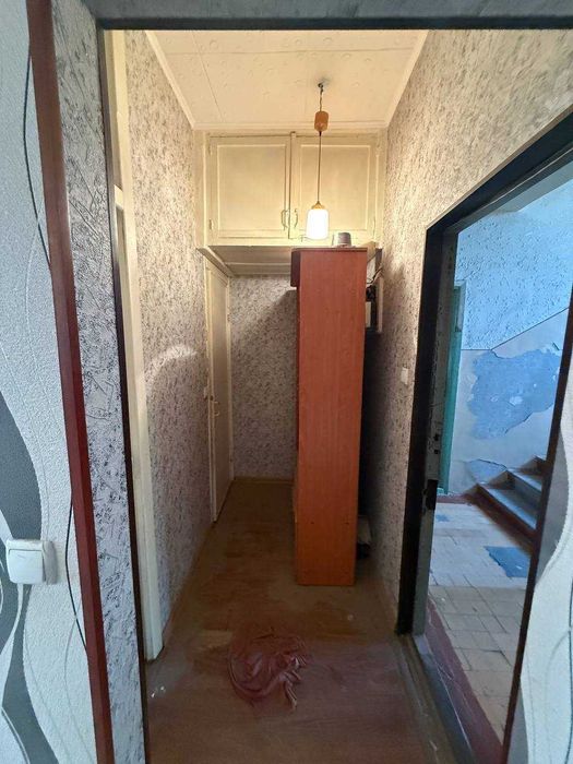 СРОЧНО !! Продаётся квартира в Яшнабаде 1/2/4 ( 30 кв/м ) Дубовая