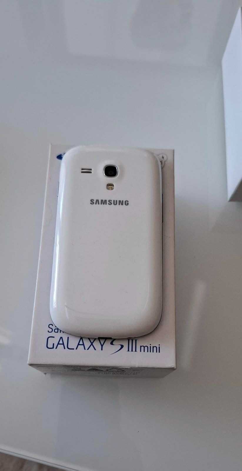 Телефон Samsung Galaxy S III mini