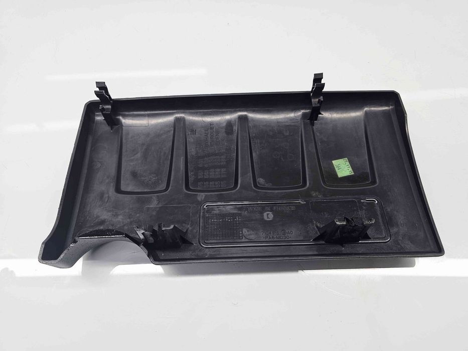 Capac motor  Opel Corsa D [Fabr 2006-2013] 55561431 1.4 B B14NET 103KW