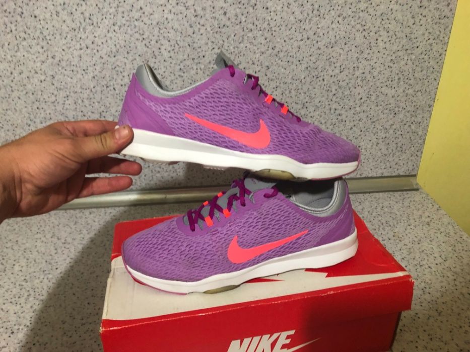 ОРИГИНАЛНИ *** Nike Air Zoom Fir / Purple & white