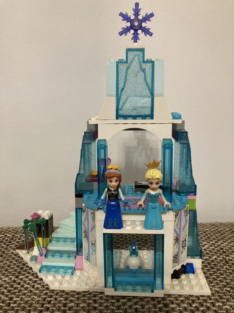 Vând Lego Castel Elsa și Ana