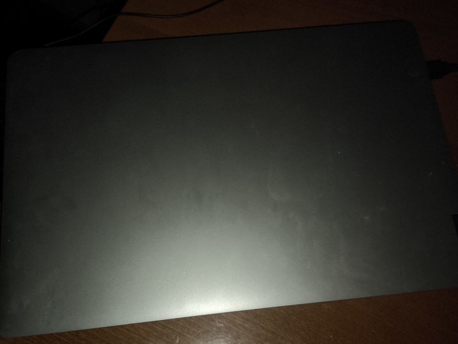 Noutbuk sotiladi Lenovo + 27 monitor