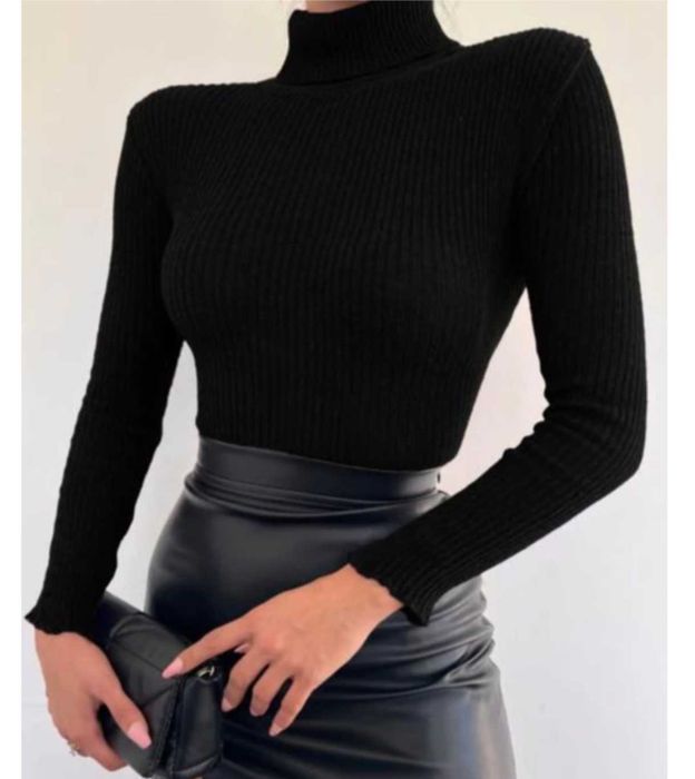 Дамска вълнена блуза с поло яка