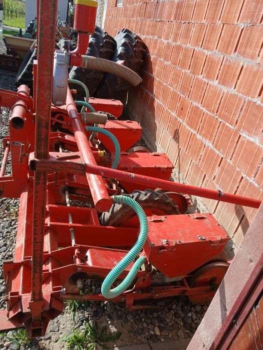 Semanatoare Porumb Becker