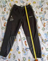 Pantaloni sport Zara marimea 140