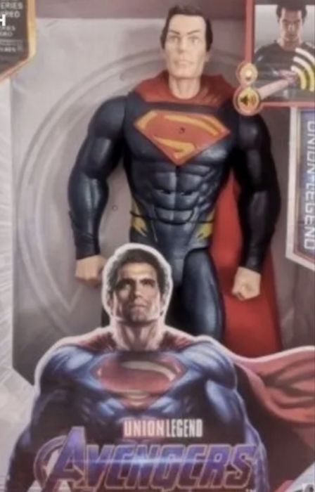 Авенджърс и Спайдър Мен фигури