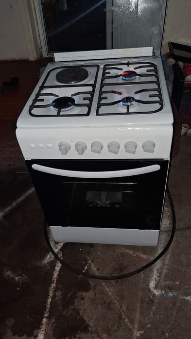 Срочно продаётся газ плита AA