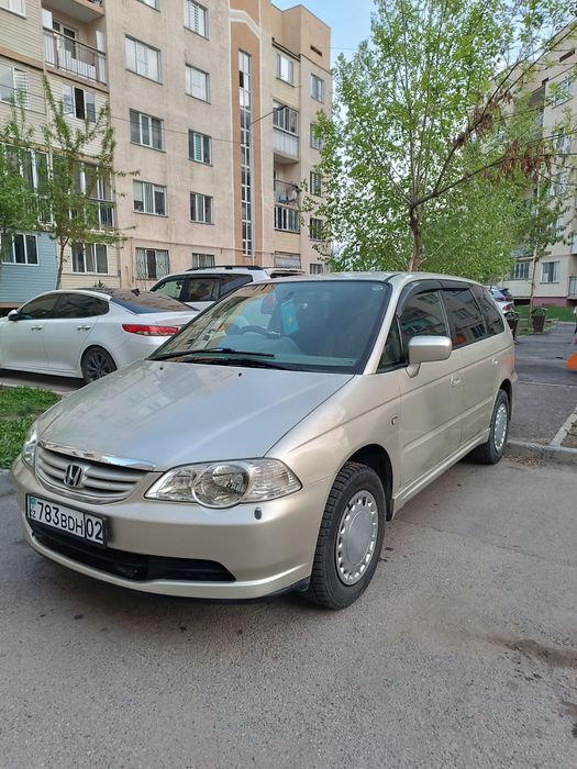 Хонда Одиссей минивэн