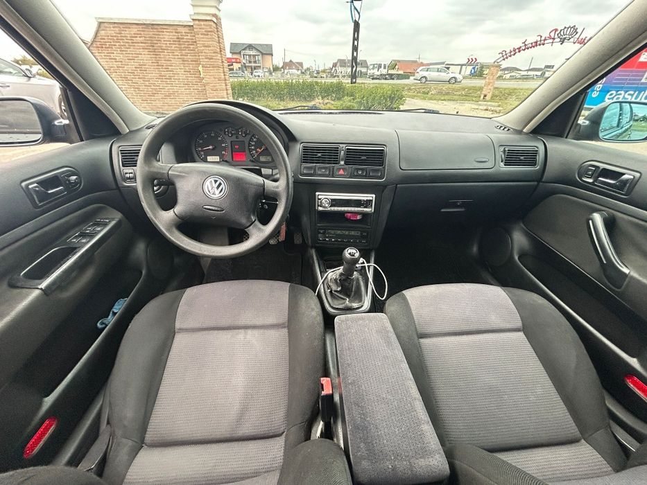 Vând Golf 4 An 2002