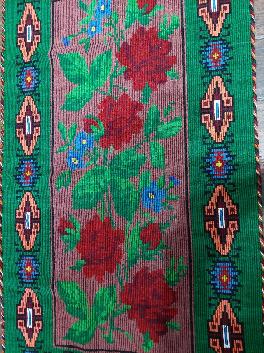 Ковьор за стена.