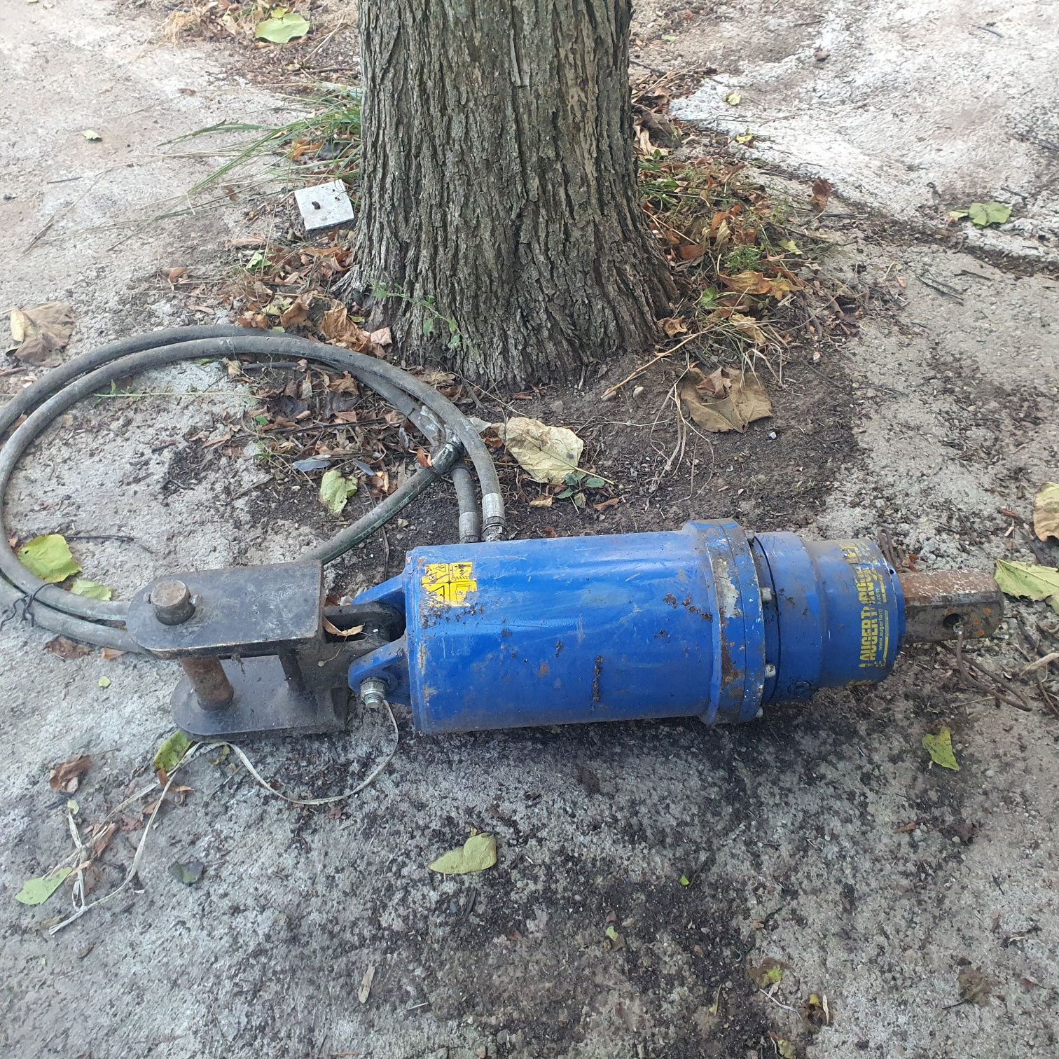 Vând foreză pentru buldoexcavator