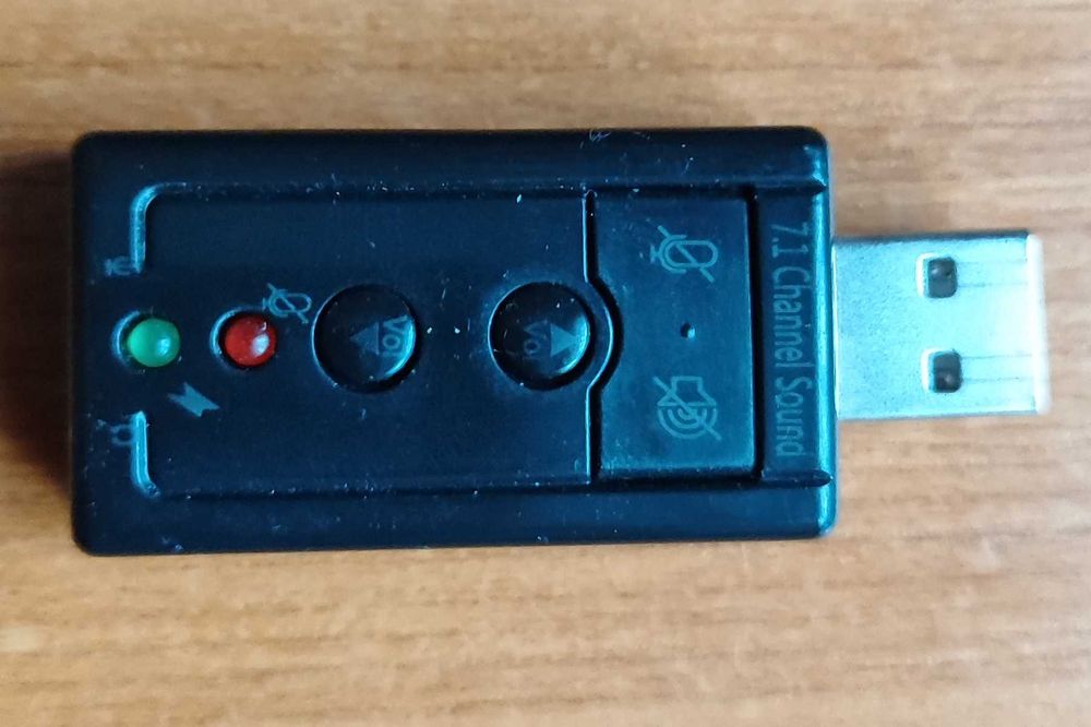 Vand PC desktop (unitate centrala, monitor, tastatura, mouse)