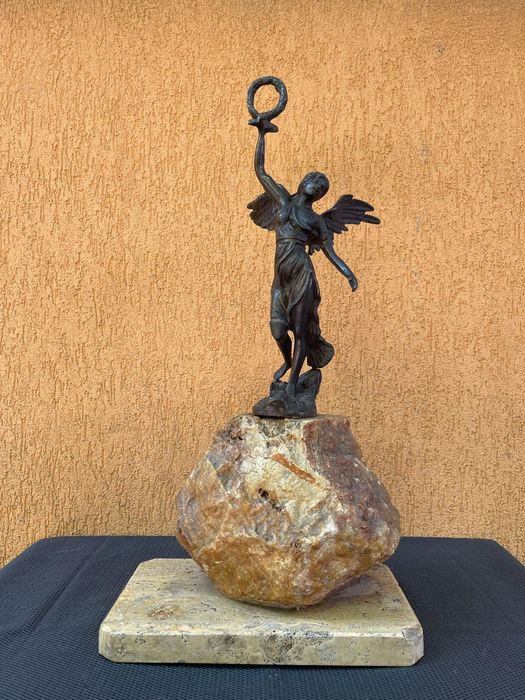 Sculptura, stateta bronz, Victorie inaripata
