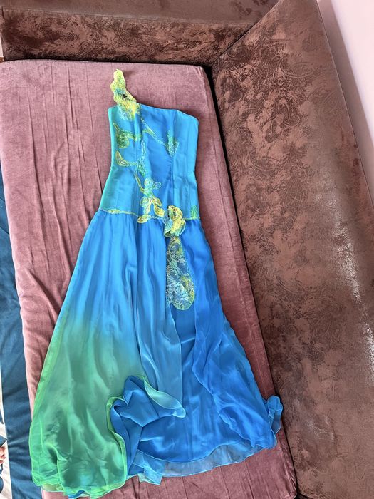 Вечернее платье по низкой цене