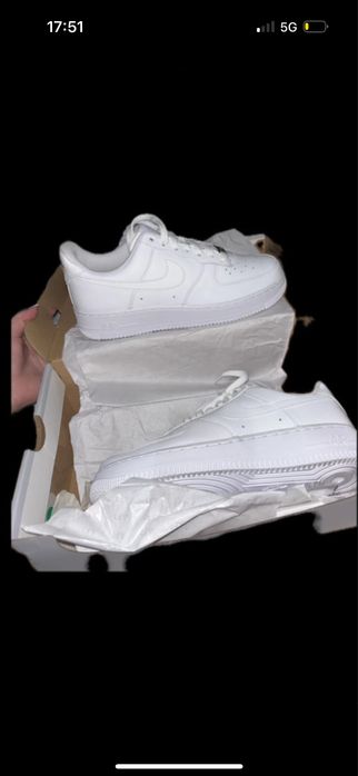 vand air force 1 noi purtati o data (4 ore)