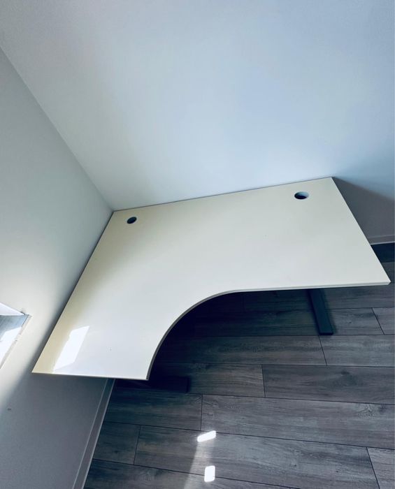 Vand birou in forma de L