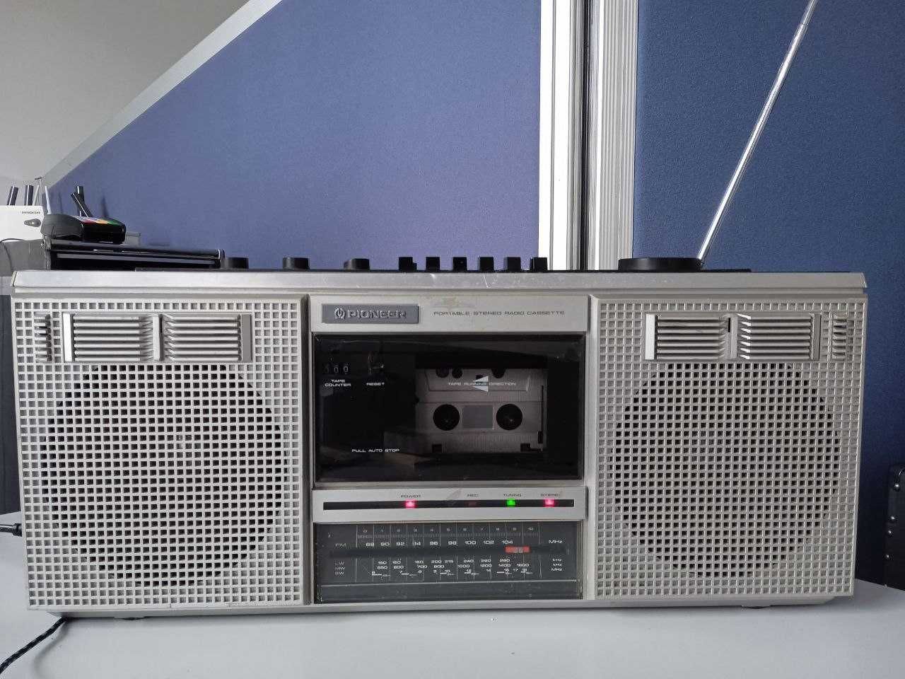 Pioneer Portable Stereo Radio Cassette SK-303L