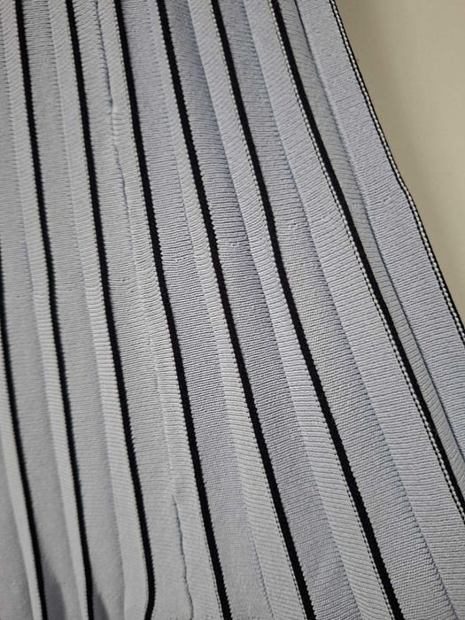 Fusta tricotata cu pliseuri MANGO marimea M. NOUA cu eticheta!!!