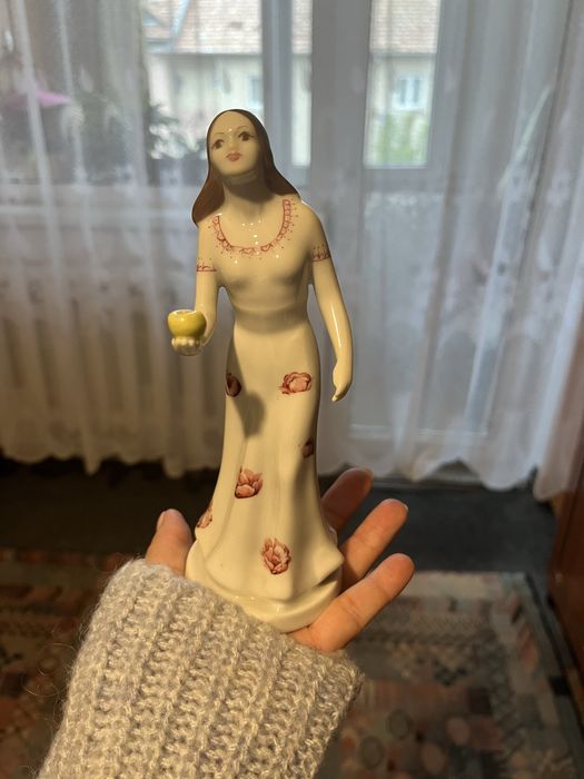 Statueta portelan femeie vintage