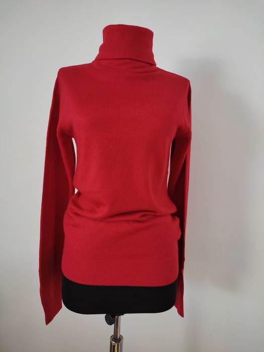 Malete, bluze pe gat