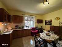 Casa +spatiu comercial zona Centrul Vechi