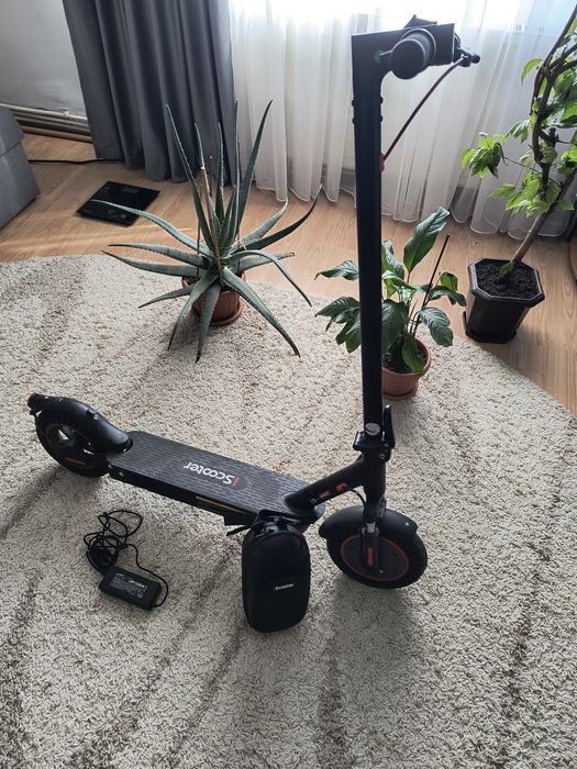 Vând trotineta electrica IScooter i9 Max, aproape noua, 35km/h 40km au