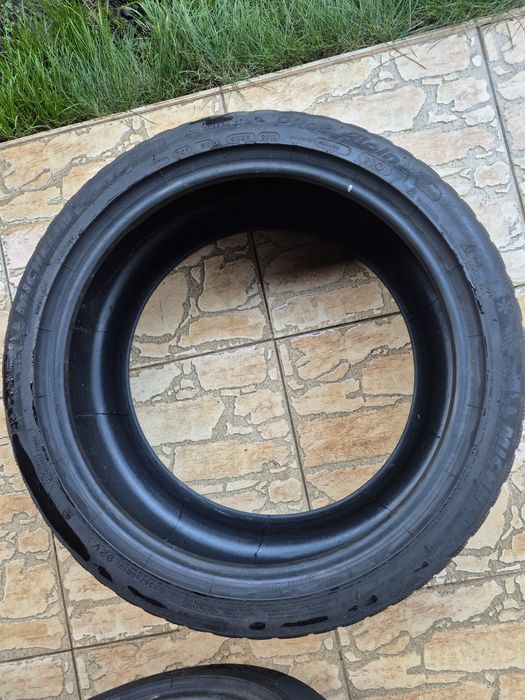 Vând cauciucuri 235/40/19 M+S 2 buc imp Germania