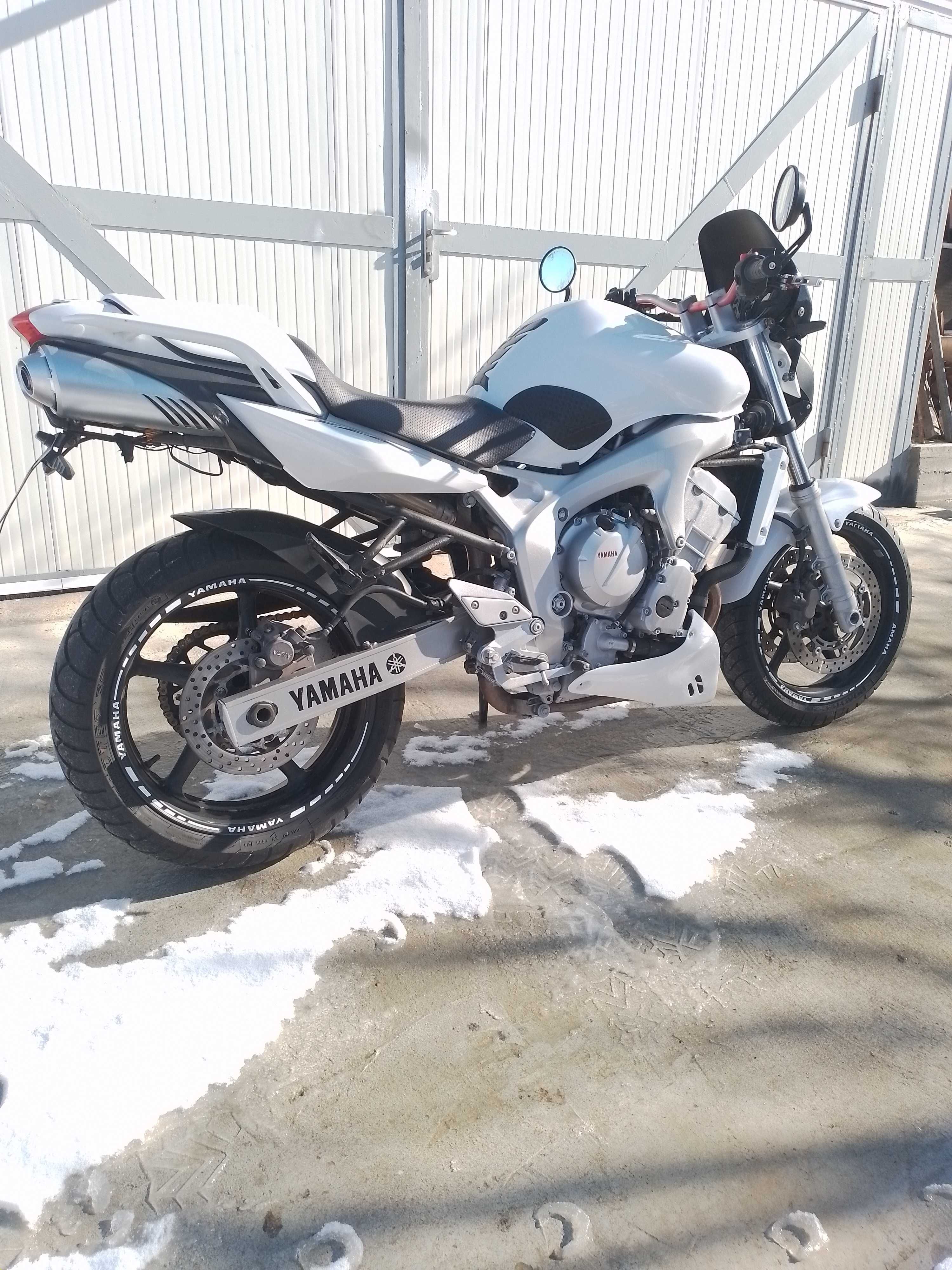 Yamaha fz6 2005.