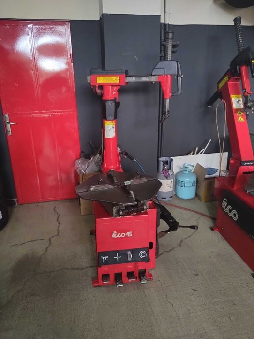 Автоматична гумо-демонтажна машина TECO 45  , употребявана
