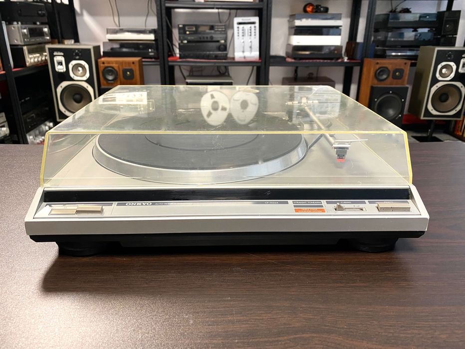 Добър грамофон Onkyo