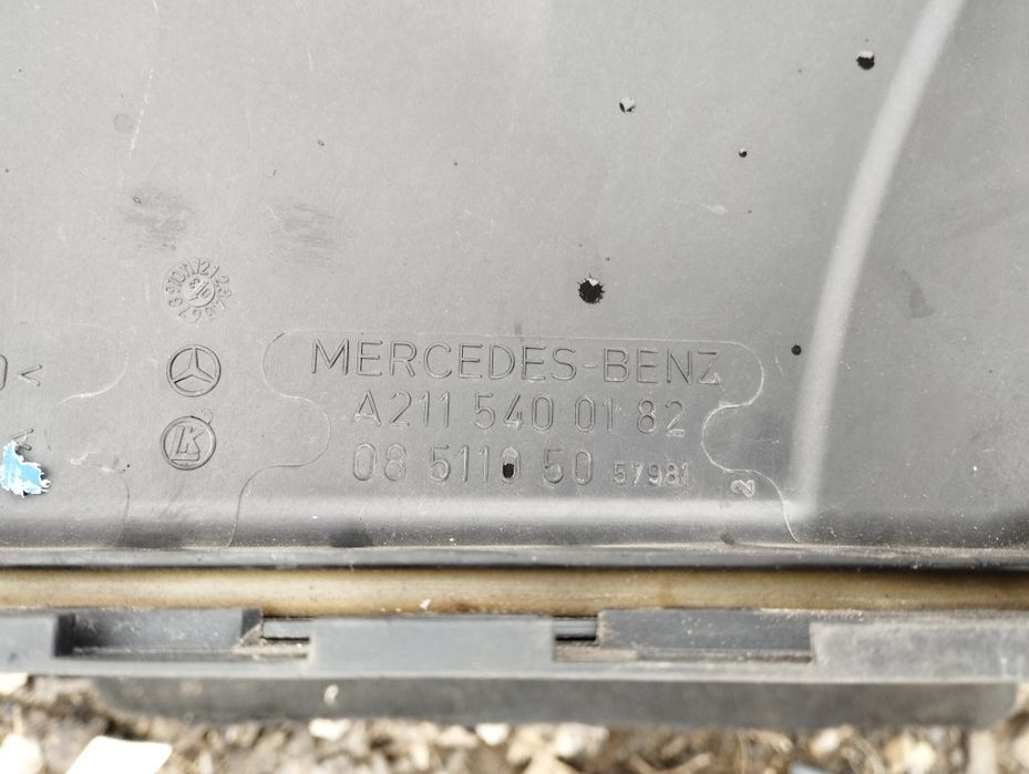 Капак над компютър ECU и преден SAM модул Mercedes W211 W219 W203 W209