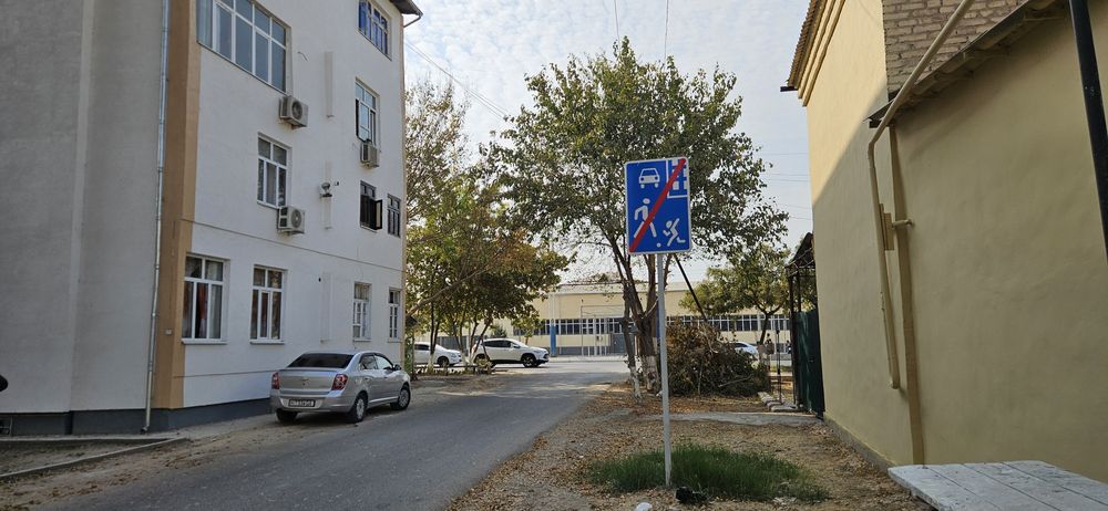 Srochna 3-mavze 20 dom 3 xonali kvartira sotiladi