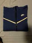 nike  TECH FLEECE  s -размер.