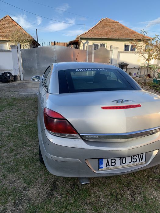 Opel Astra H TwinTop (Decapotabil]