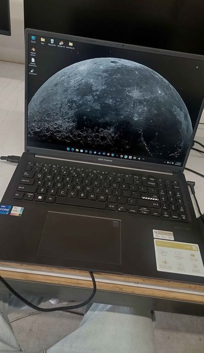 Laptop asus vivobook 16