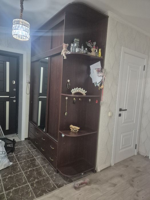 Дёшево Шкаф в прихожую.