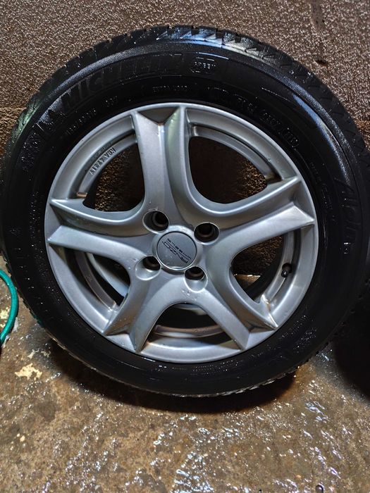 SET IARNĂ 4x100 PREMIUM: Jante Magneziu ET38 + cauciucuri(185/60 R15)
