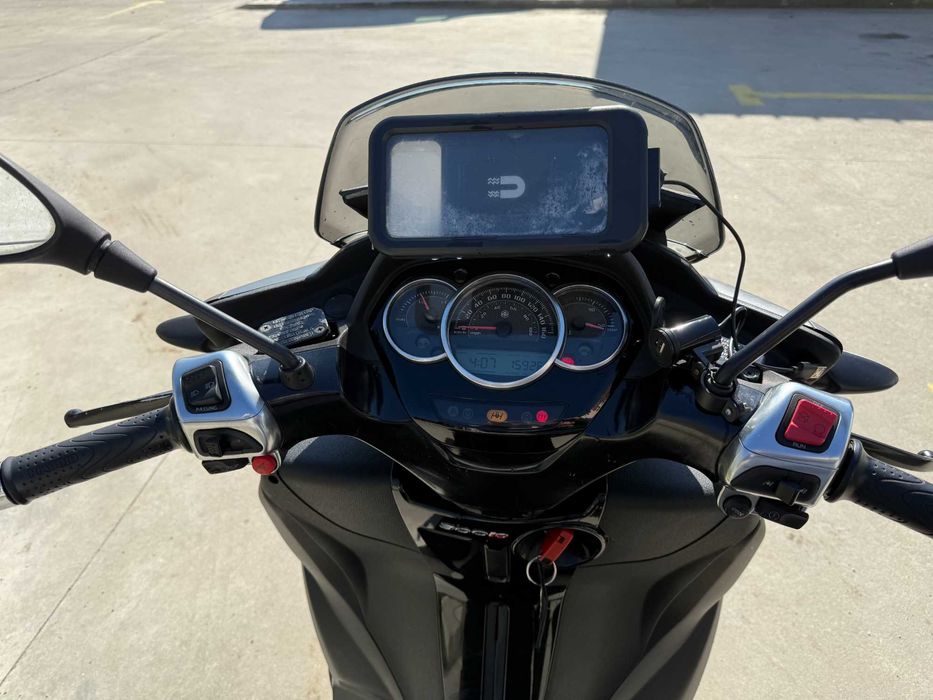 Piaggio MP3 300 LT - 2016- 16.000 km Accesorii & Piese revizie Incluse
