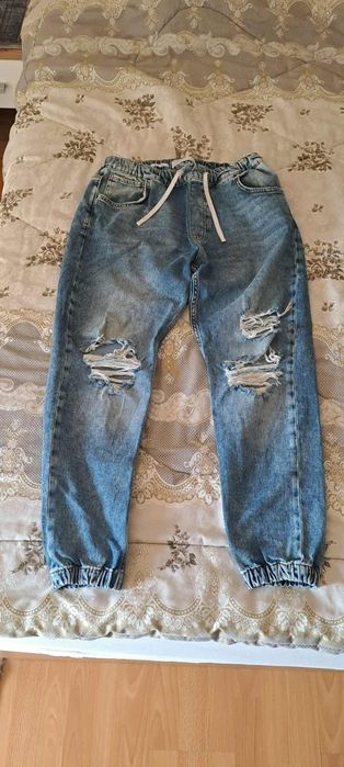 Мъжки дънки 42 размер!Слагани са един път!Без забележка!