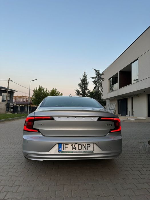 Vând Volvo S90 B5 AWD Hibrid Momentum ProGeartronic